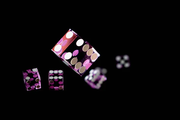 Фиолетовый Казино Кубики Черном Фоне Небольшая Глубина Резкости — стоковое фото