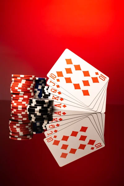 Pokerspiel Royal Flush Mit Chips — Stockfoto