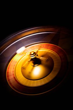 Kumarhanedeki Dönen Rulet masası Seçici Odaklanma