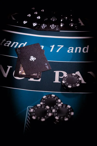 Tavolo Casinò Blackjack Con Carte Nere — Foto Stock