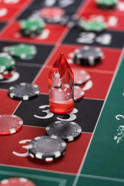 Mesa Ruleta Con Número Ganador Dolly Cerca Casino Enfoque Selectivo — Foto de Stock