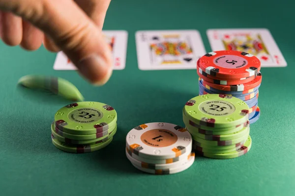 Man Playing Blackjack Casino Shallow Depth Field — Stock Photo, Image
