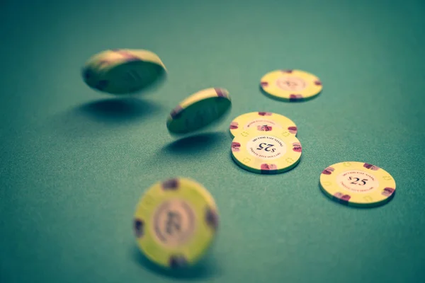 Fichas Casino Uma Mesa Jogos — Fotografia de Stock