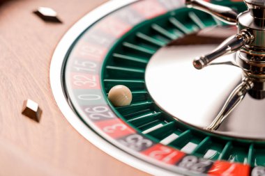 Kumarhanedeki rulet masası Seçici Odak