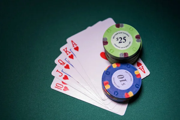 Poker Oyunu Royal Floş Chips — Stok fotoğraf