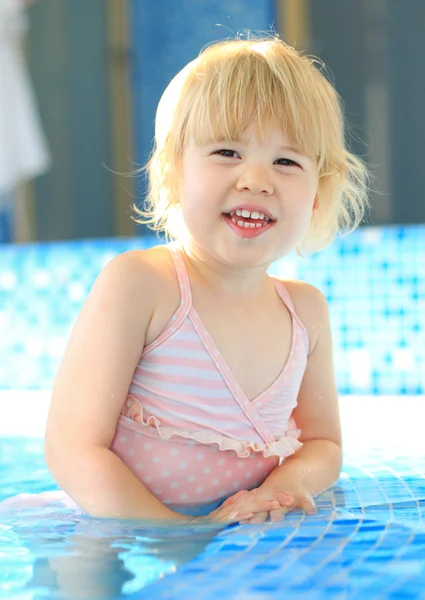 Happy Young Girl Swimming Pool — Stock Photo, Image