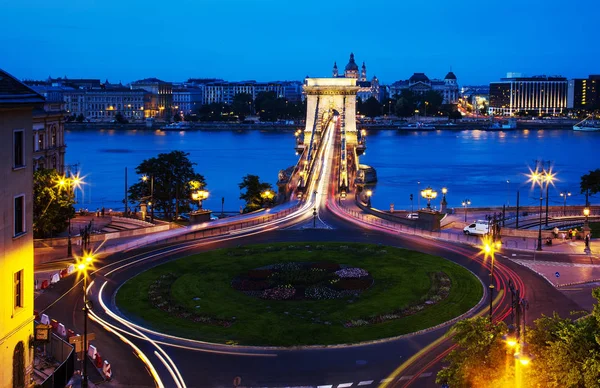 Chain bridge Budapest, Hungary at night — Stock Photo, Image