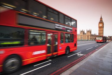 Londra Büyük Millet Meclisi Çift katlı otobüs ile