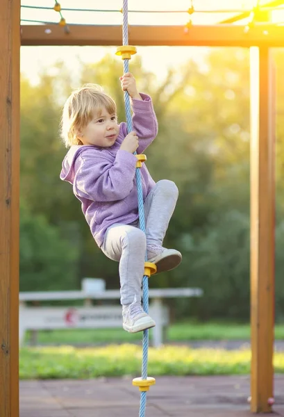 Young Child Climbing Rope Playground — Stock Photo, Image