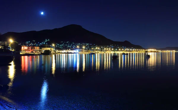 Noční snímek o Salamis, Řecko — Stock fotografie