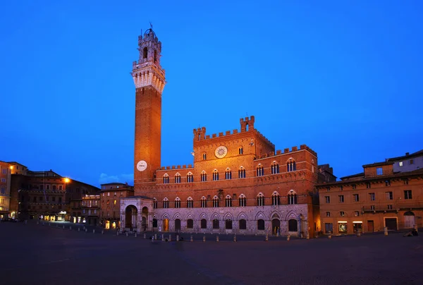 Siena, město v centru nejoblíbenějších Piazza del Camposiena, Itálie — Stock fotografie