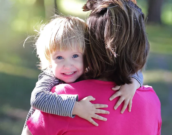 Cute Young Child Hug Her Mom — Stock Photo, Image