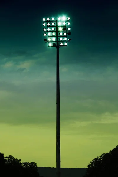 Luces Del Estadio Campo Deportes Por Noche —  Fotos de Stock