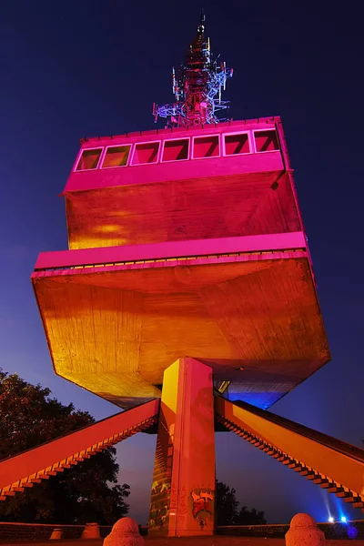 匈牙利 Miskolc 的瞭望塔和无线电发射机 — 图库照片