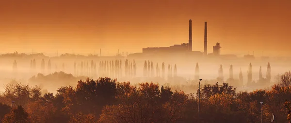 Силуэт Электростанции Туманное Утро — стоковое фото
