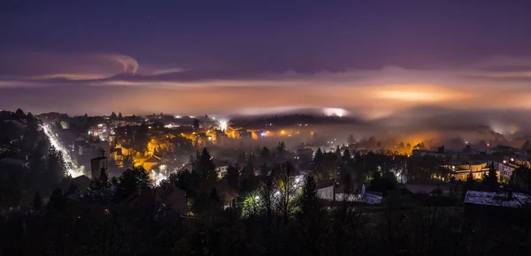 Foggy Város Éjjel Felülről — Stock Fotó