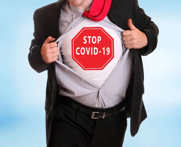 Mladý Naštvaný Podnikatel Trhání Jeho Košile Corona Virus Upozornění — Stock fotografie