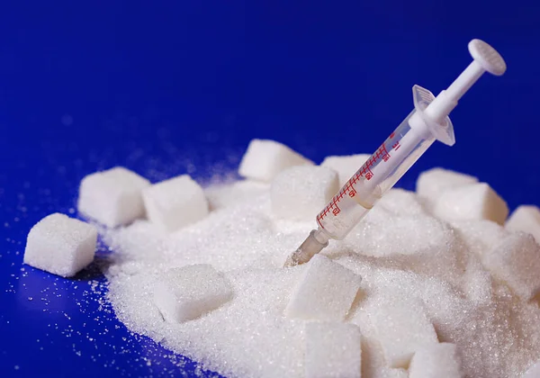 Nsülin Enjeksiyonu Beyaz Şeker Yığını — Stok fotoğraf