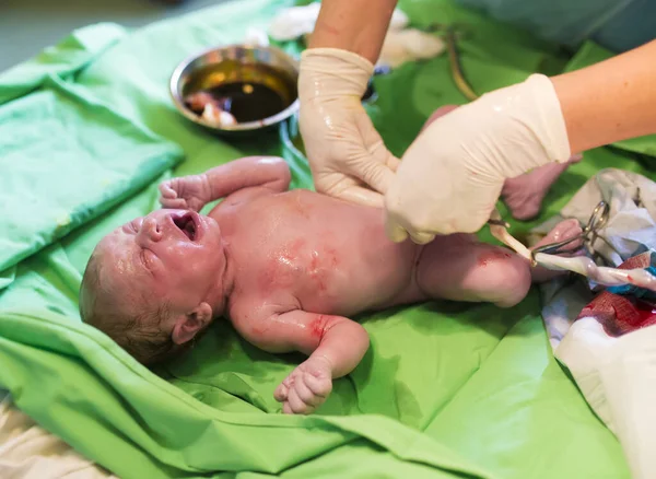 Новорожденный Ребенок После Рождения Больнице — стоковое фото
