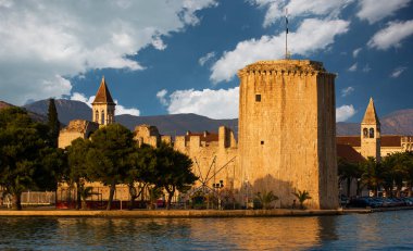 Trogir şatosu deniz ve Hırvatistan manzaralı