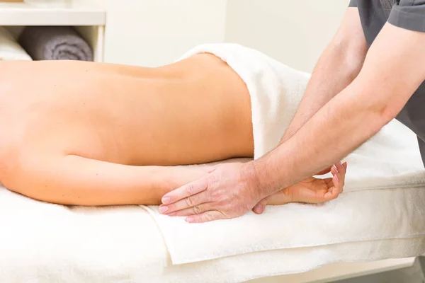 Massage on a woman at spa salon — Stock Photo, Image