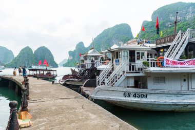 Tur Halong bay adlı gemi