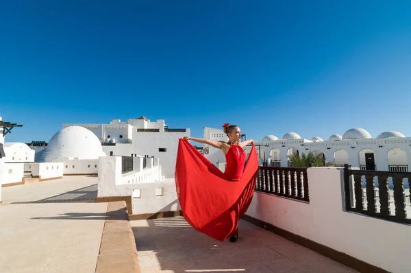 Flamencodansare i rött — Stockfoto