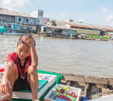 Mekong yüzen pazarı