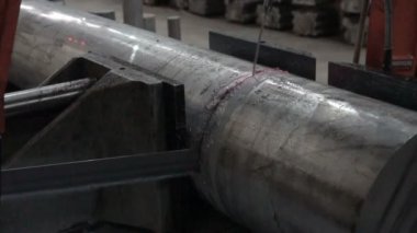 Metal testere çelik çubuğu keser
