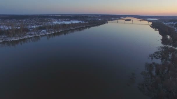 Voando sobre o belo rio em águas altas — Vídeo de Stock