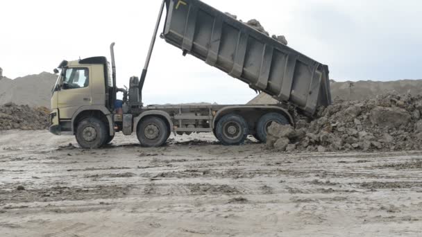 Descărcarea camionului minier — Videoclip de stoc