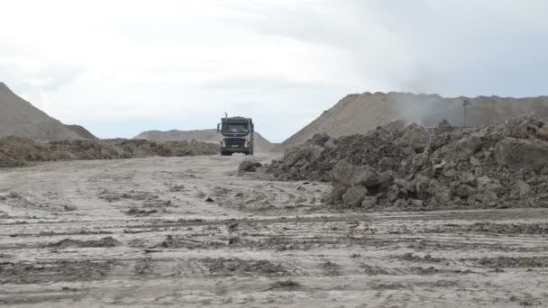 Autocarro discarica mineraria — Video Stock