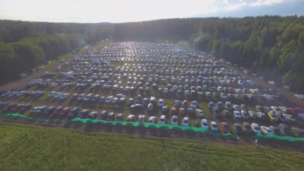 Large parking lot at outdoors music festival — ストック動画