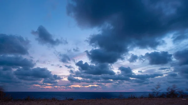 黒海の上の美しい雲景 — ストック写真