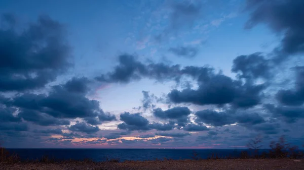 Piękny chmurny krajobraz nad Morzem Czarnym — Zdjęcie stockowe