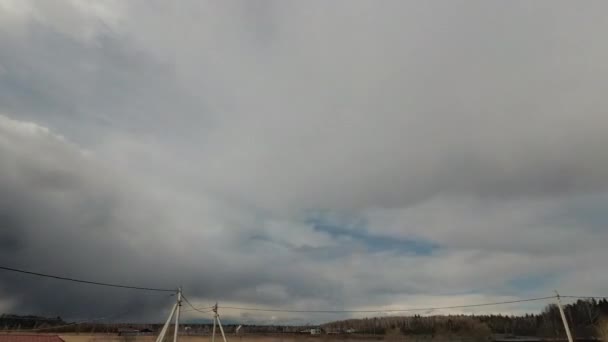 Regenachtige storm wolken over platteland timelapse — Stockvideo