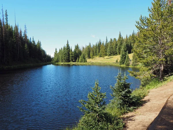 Lac Irène dans le parc national des Rocheuses — Photo