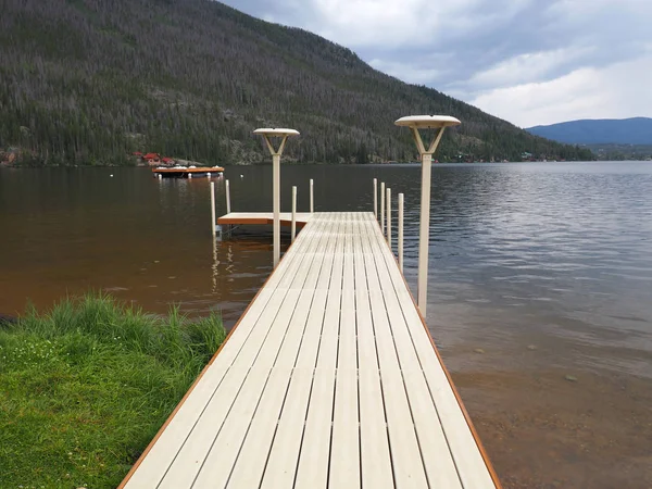 Doca de barco em Grand Lake Colorado — Fotografia de Stock