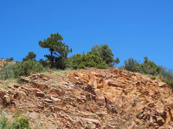 Doğal kırmızı kaya kumtaşı oluşumları Morrison Colorado. — Stok fotoğraf