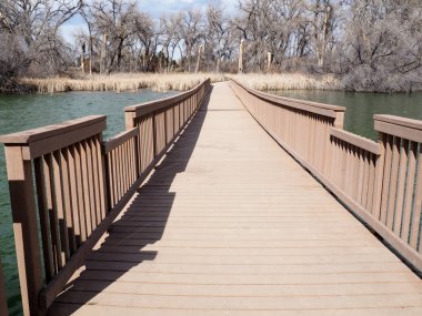 Kompozit deck geçit