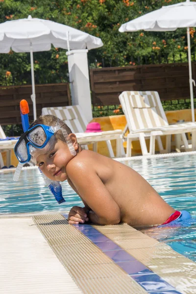 Niño Agua Con Equipo Buceo — Foto de Stock