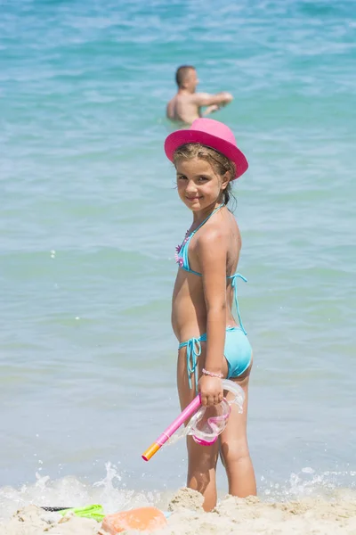 Menina Com Uma Máscara Para Mergulho — Fotografia de Stock