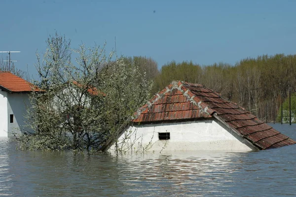 房子被洪水淹没了 — 图库照片