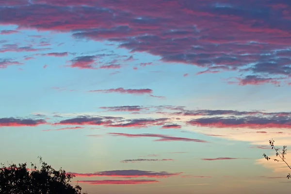 Dawn hemel met wolken — Stockfoto