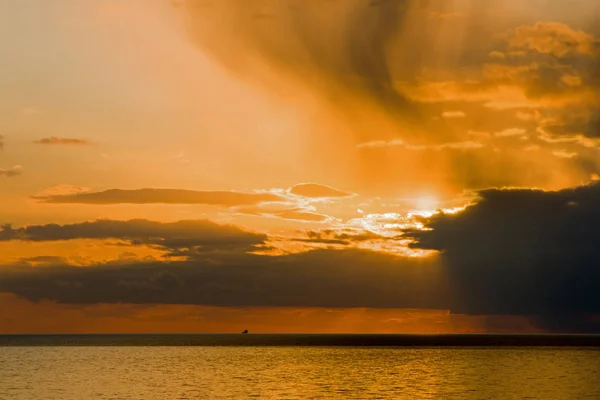 Ohnivé nebe nad kanál La Manche — Stock fotografie