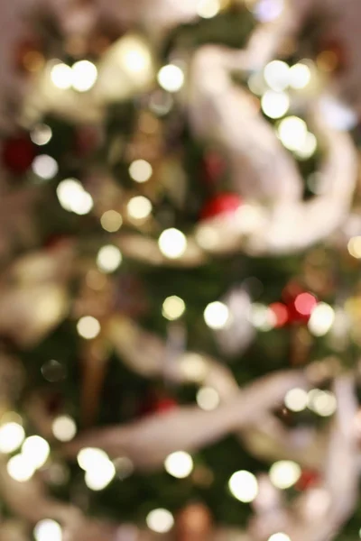 Bokeh lichten van een kerstboom — Stockfoto