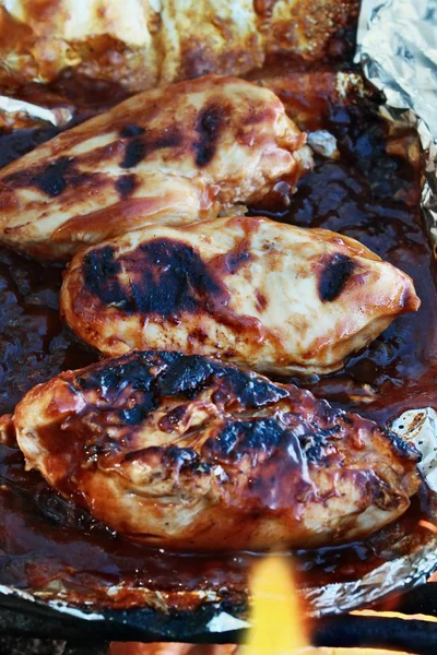 Grill csirke lángon — Stock Fotó