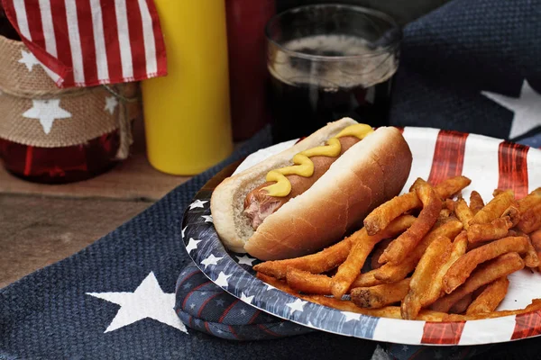 Hotdogy a hranolky — Stock fotografie
