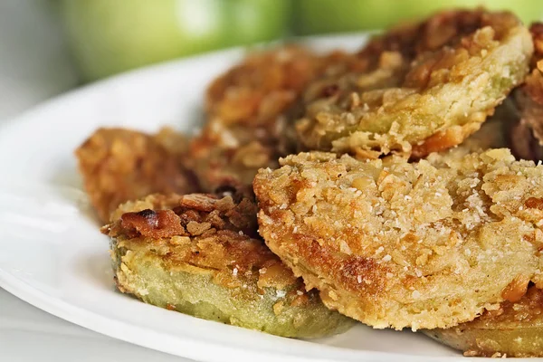 Plate of Golden Fried Green Tomatoes — Stock Photo, Image