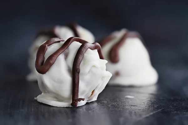 Weiße Schokolade Trüffelbonbons — Stockfoto